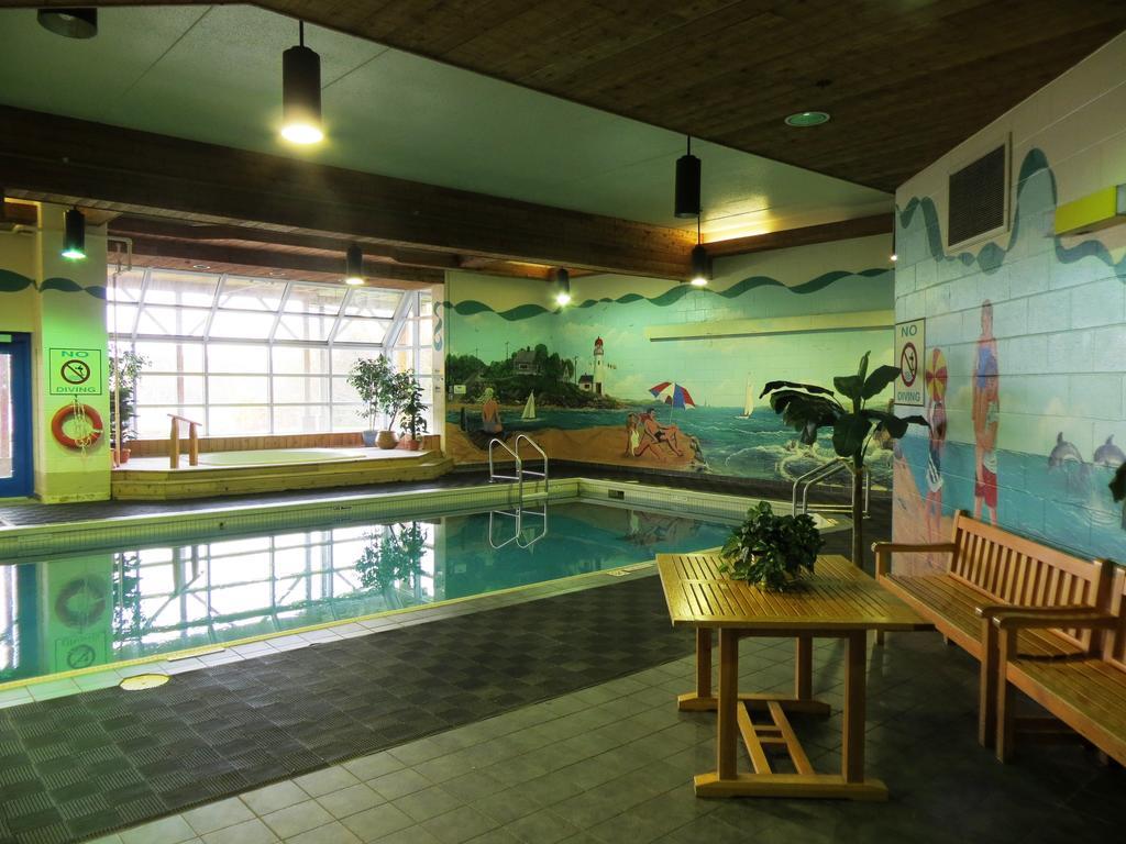 Riverside Resort And Conference Centre French Village Exteriör bild